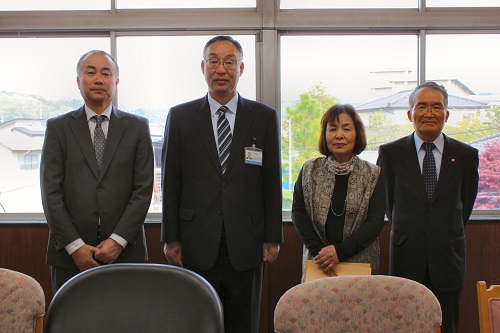 ▲右から涌井善一さん(新規行政相談委員)、河上多美子さん