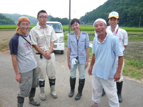 川遊びのサポート隊です