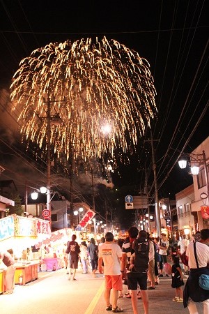 盛大な花火大会