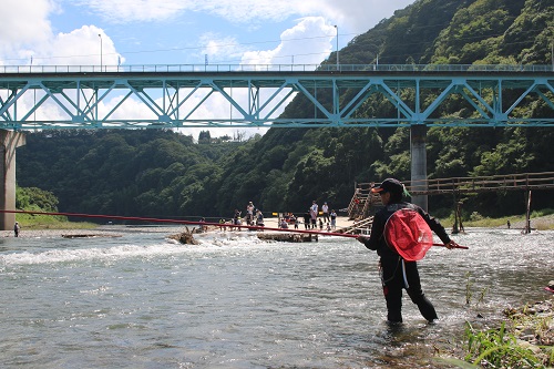 那珂川の清流で鮎釣り大会開催！