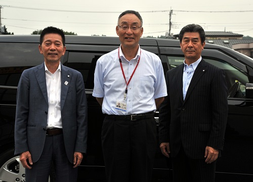 左から島根県邑南町石橋良治町長、私、福井県池田町杉本博文町長