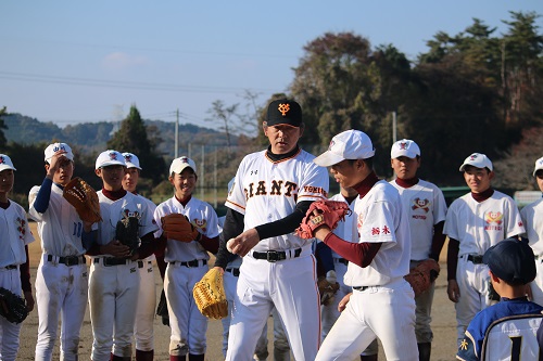 川口さんの指導に子どもたちも真剣な様子