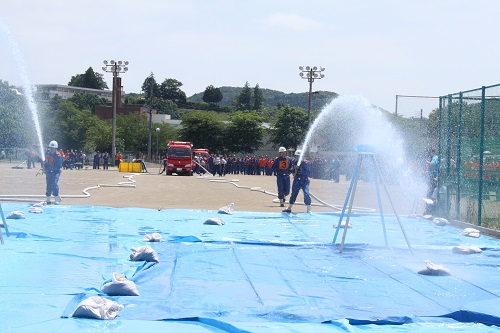 見事な放水です