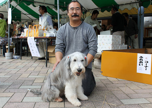 獣医の高野先生です