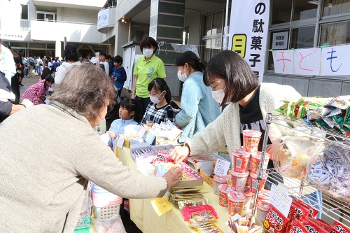 子どもの駄菓子屋さん