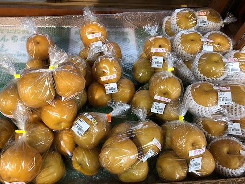 道の駅の売り場にも梨がいっぱい