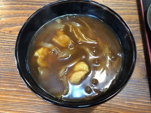 これが噂のカレーそば