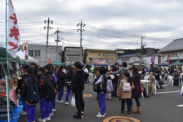 大変賑わった「新春商工会まつり&冬のうまいもの市」