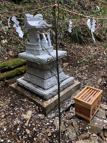 新しく建立された祠