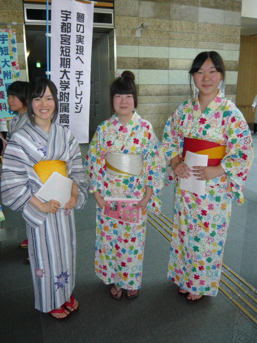 茂木町のイメージガール?(宇都宮短大付属高校の皆さんです)