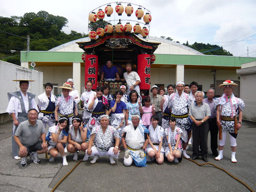 山車の前で記念撮影！