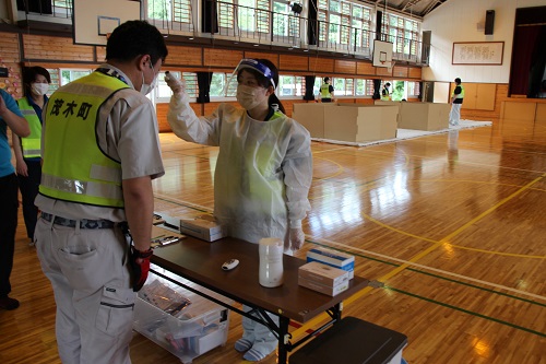 避難所設置訓練（中川小学校）