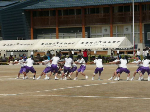 茂木町内の中学校は、青空のもと立派に運動会をやり遂げました