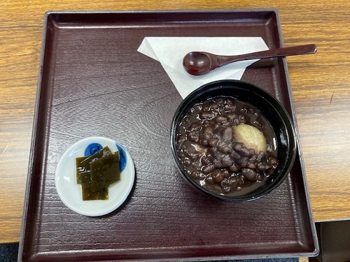 主役と同等!そばぜんざい