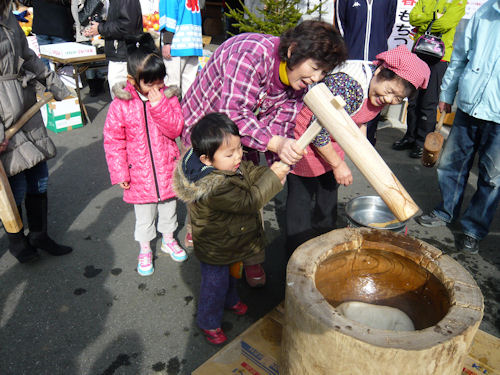 上手に餅つきできるかな？