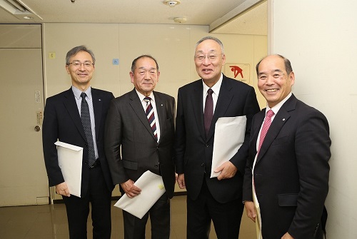 今回同行した3人の町長さんと