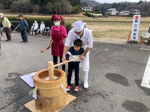 子どもたちもペッタンペッタン