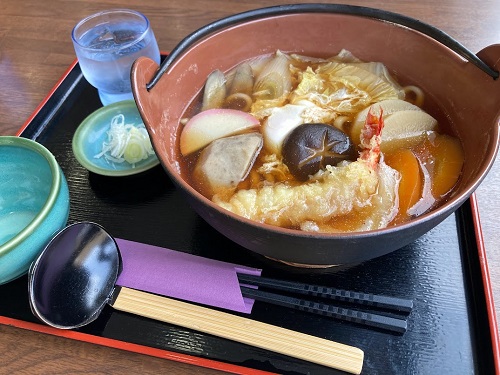 熱々の「鍋焼きうどん」