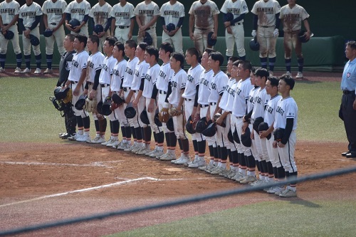 声高らかに校歌斉唱