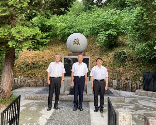 小﨑副町長、鷺谷課長とともに
