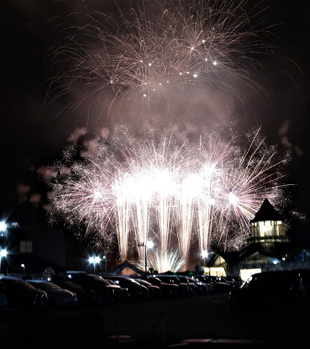 秋の夜空を彩る花火