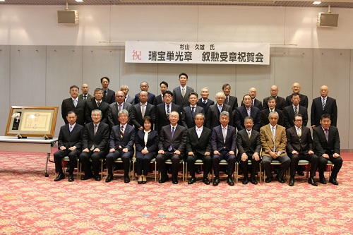 かつての仲間や関係者が集結してお祝いした