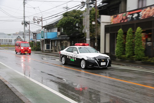 警察車両・消防車両による町内パトロール