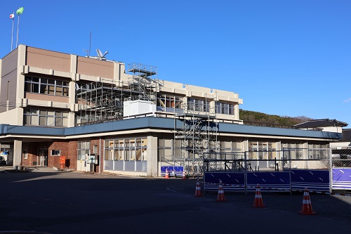 工事中の役場庁舎