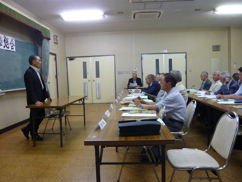 ふるさとセンターで行われた議友会