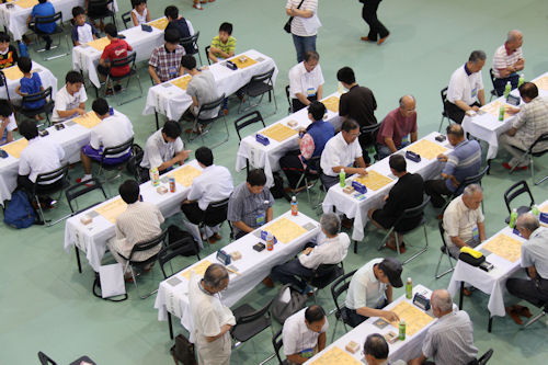 町民体育館で、熱戦が繰り広げられました