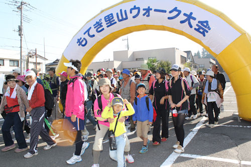 里山ウォークは当日の申し込みもOKです