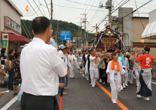 今年こそはお祭りに参加します