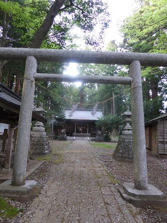 荘厳な感じの荒橿神社