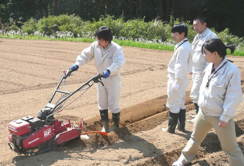 一歩一歩が手探りです