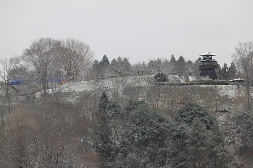 城山も雪化粧