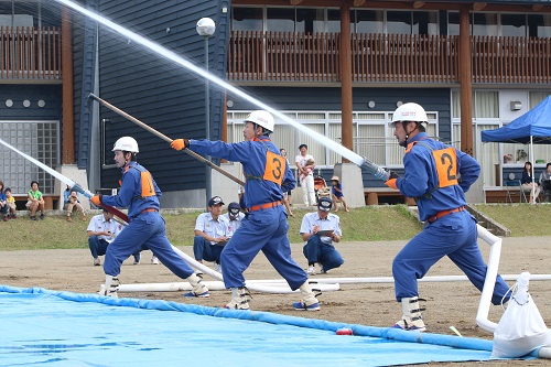 迫力のポンプ操法競技