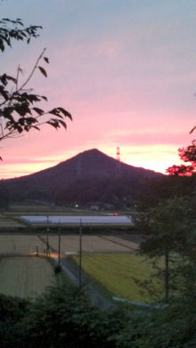 夕暮れの芳賀富士