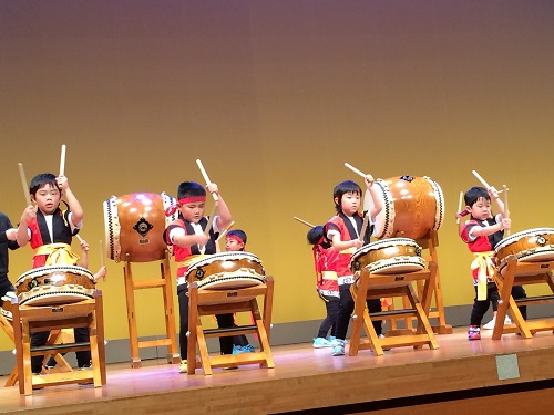 幼稚園児の演技